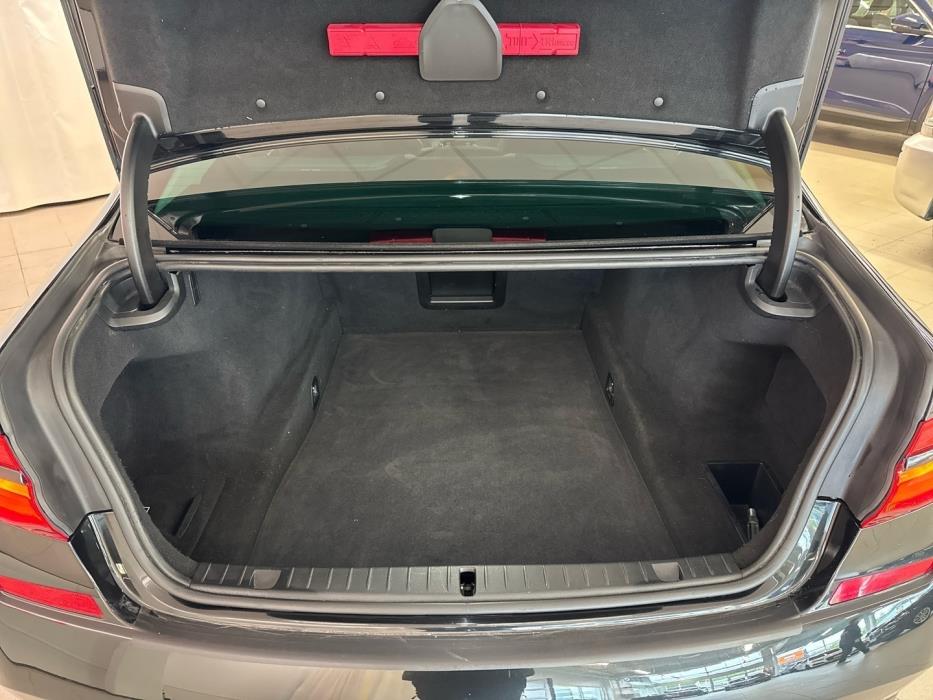 BMW 740 2016