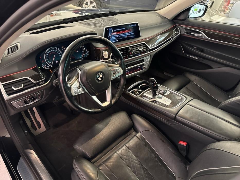 BMW 740 2016