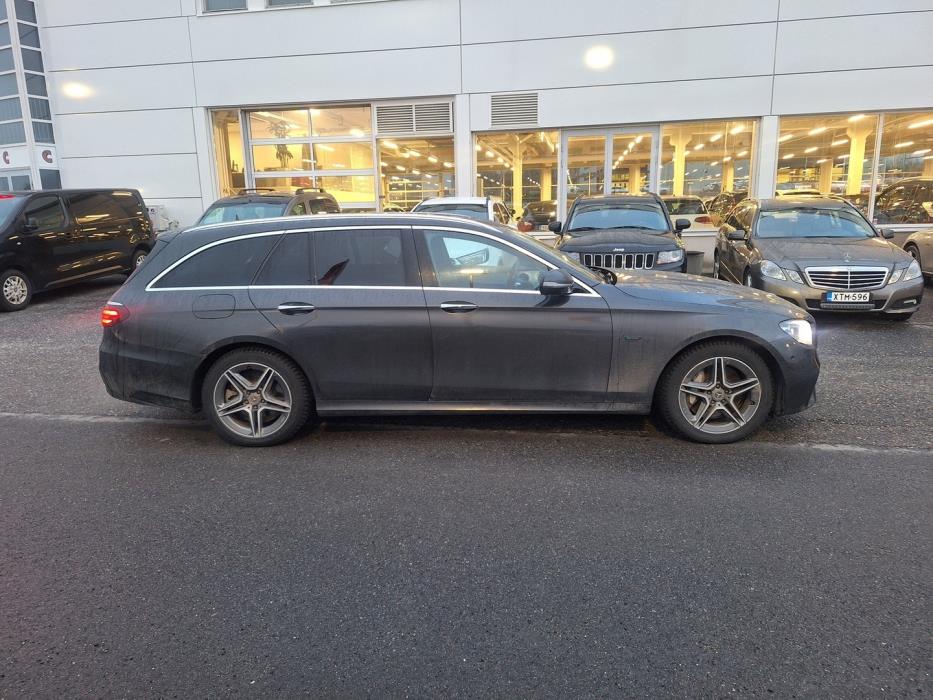 MERCEDES-BENZ E 2021