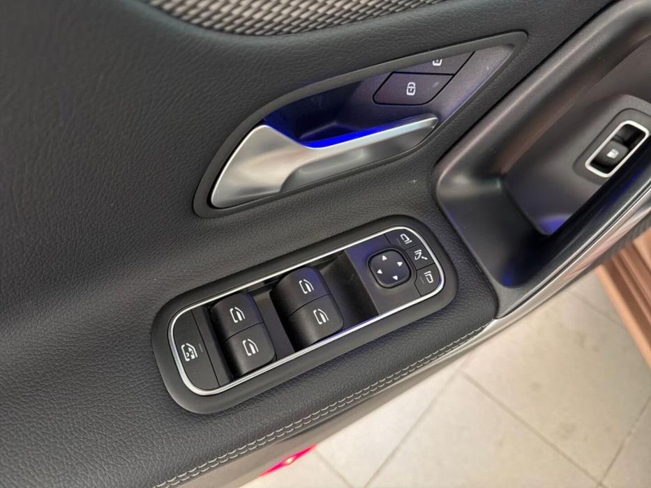 MERCEDES-BENZ CLA 2023