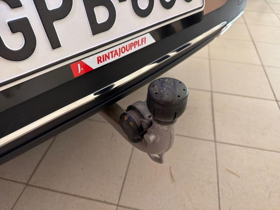 MERCEDES-BENZ CLA 2023