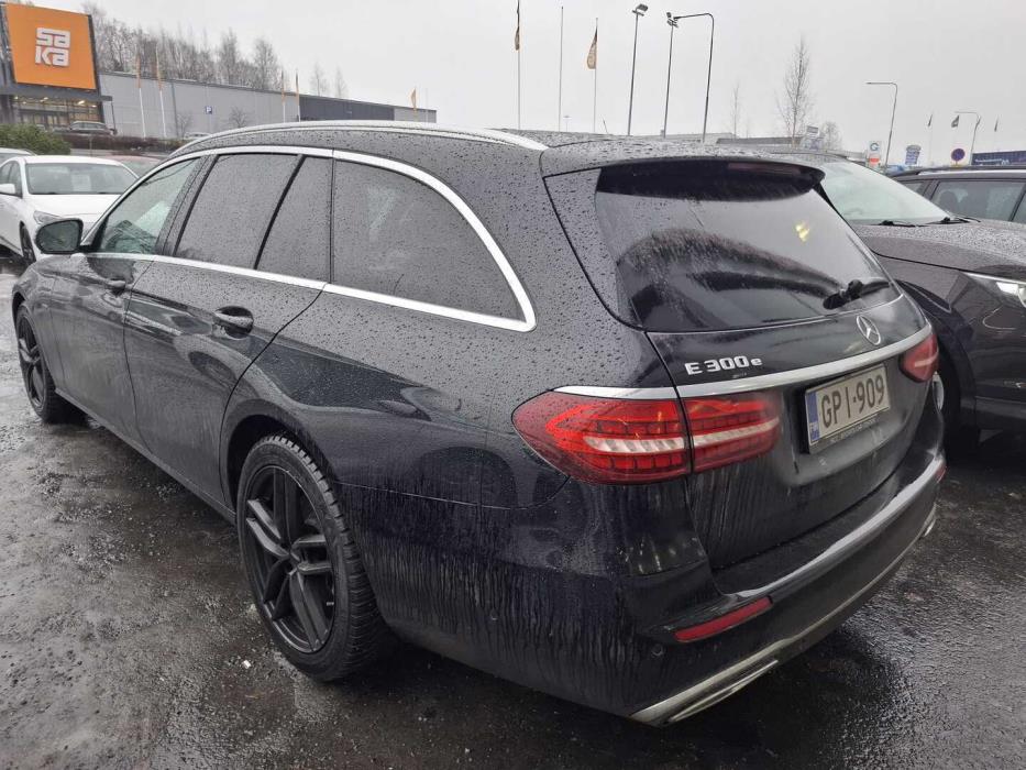 MERCEDES-BENZ E 2021