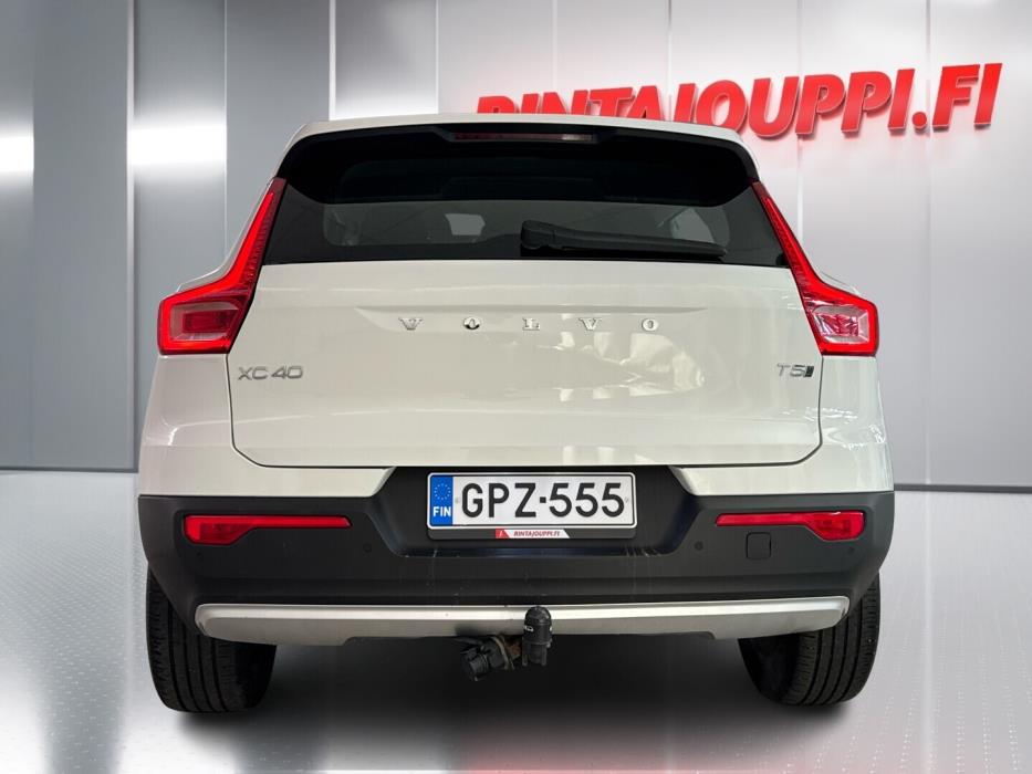 VOLVO XC40 2020