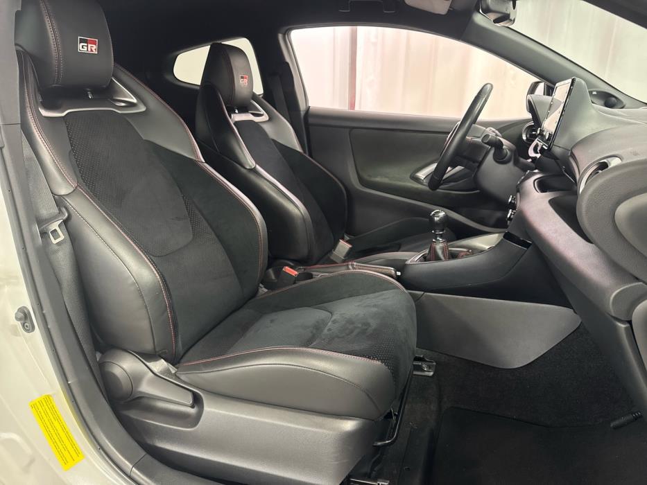 TOYOTA GR Yaris 2021