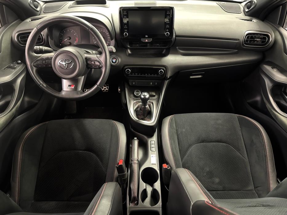 TOYOTA GR Yaris 2021