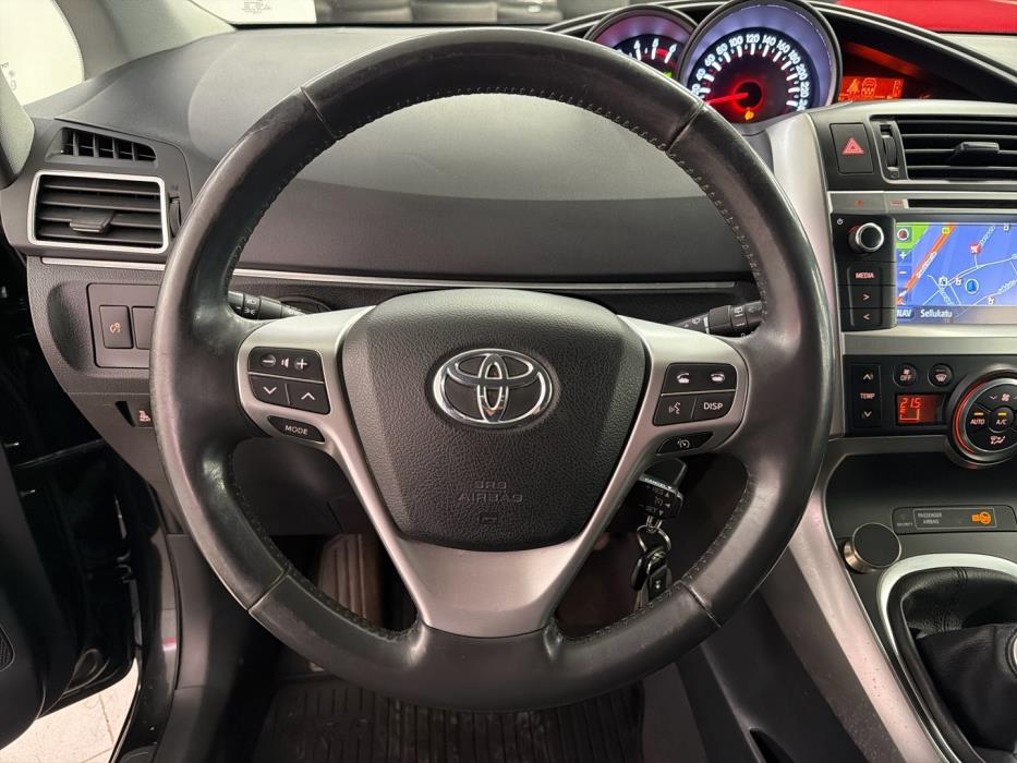 TOYOTA Verso 2013