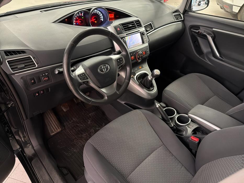TOYOTA Verso 2013