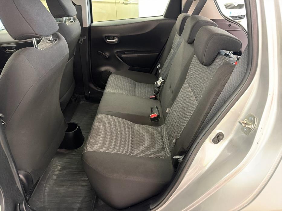 TOYOTA Yaris 2014