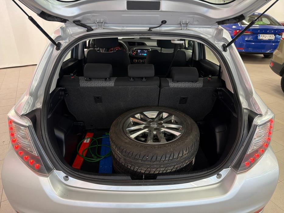 TOYOTA Yaris 2014