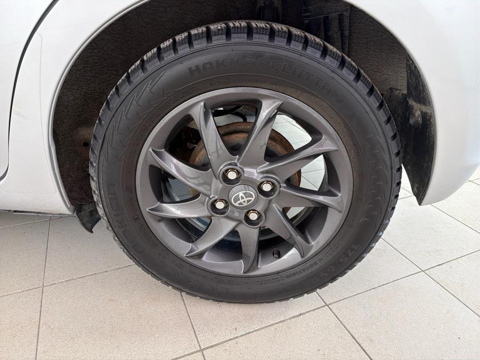 TOYOTA Yaris 2014
