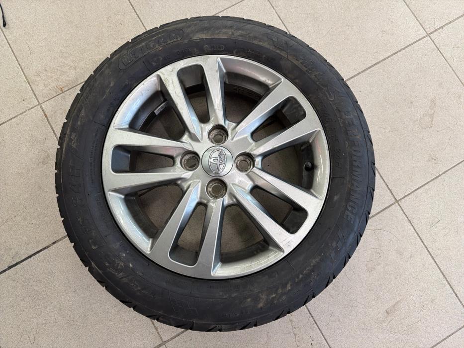 TOYOTA Yaris 2014