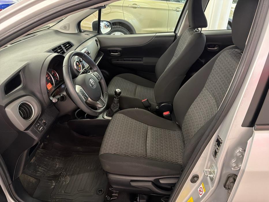 TOYOTA Yaris 2014