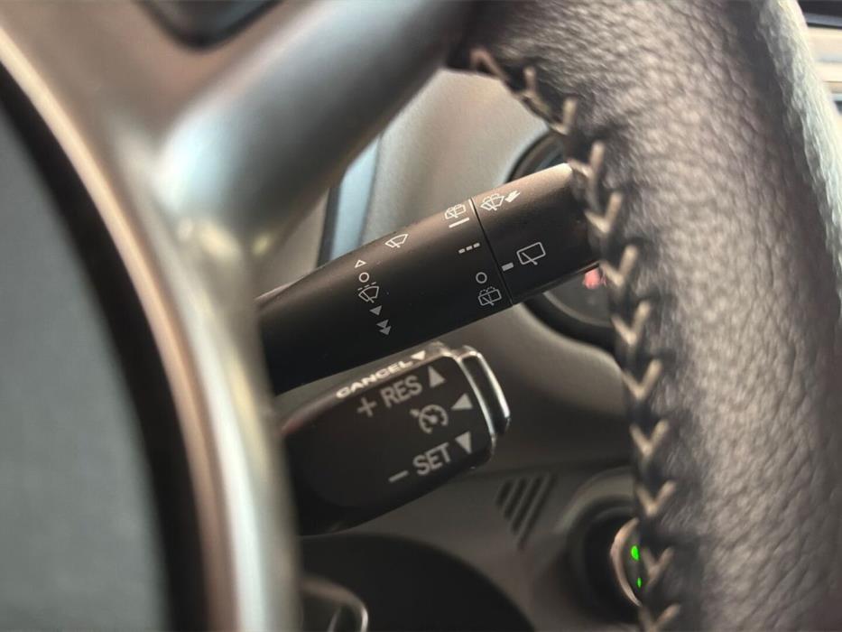 TOYOTA Yaris 2015