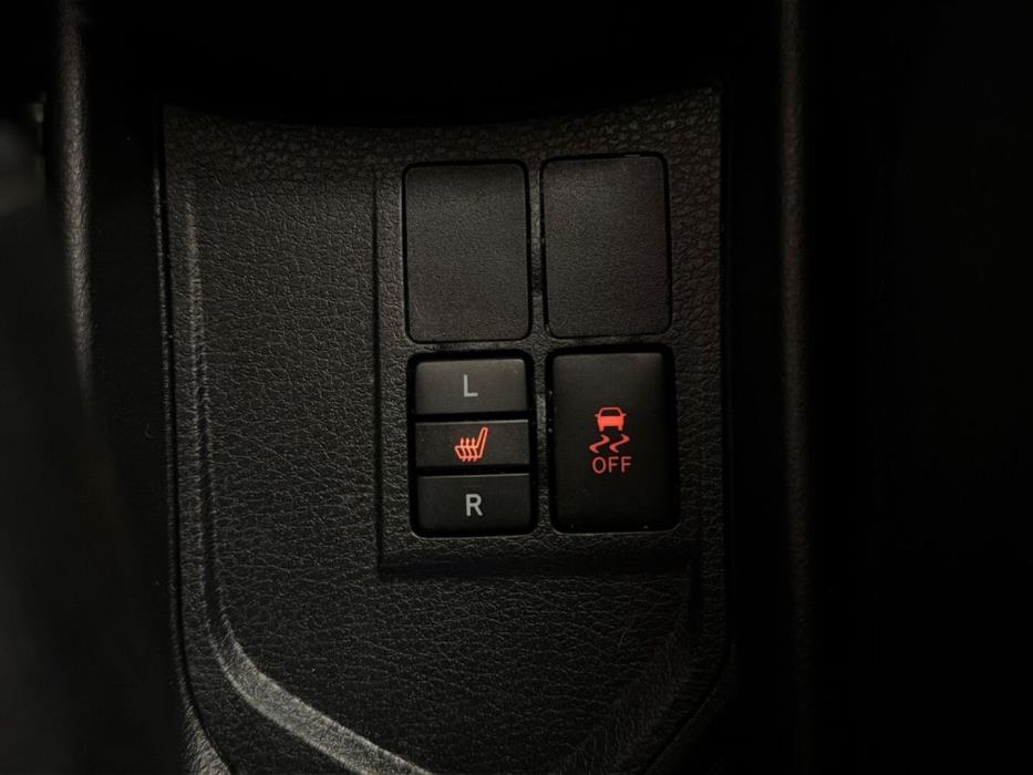 TOYOTA Yaris 2015