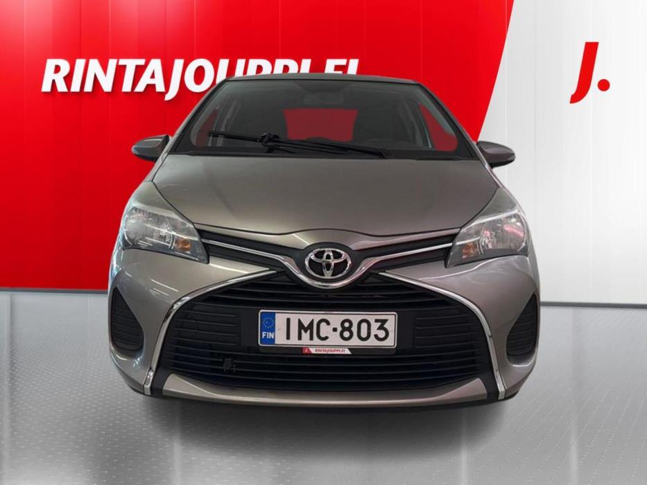 TOYOTA Yaris 2015