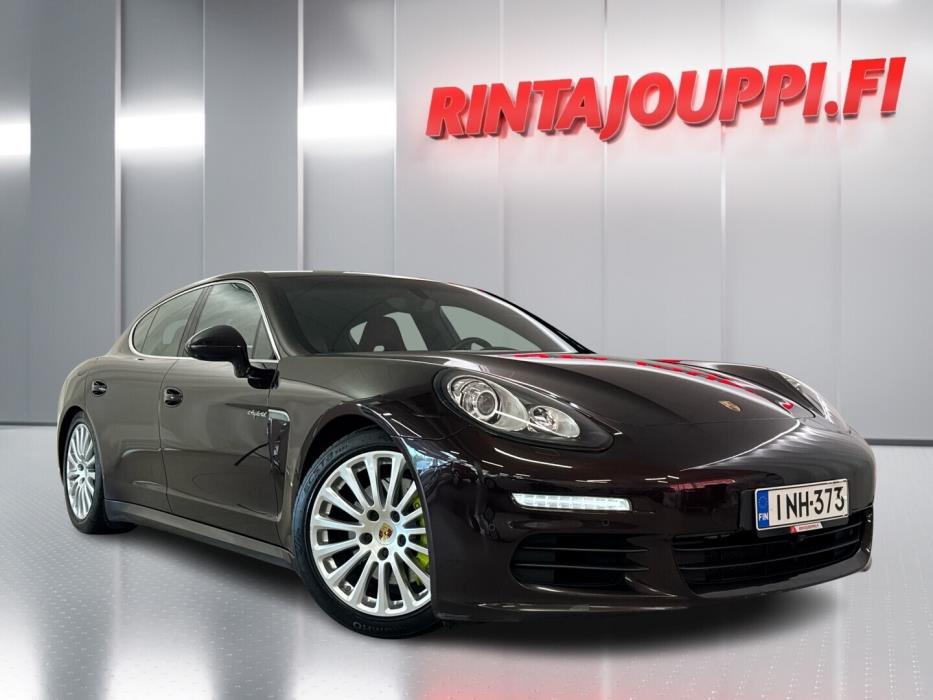 PORSCHE Panamera 2015