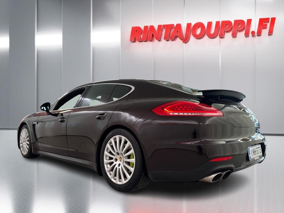 PORSCHE Panamera 2015