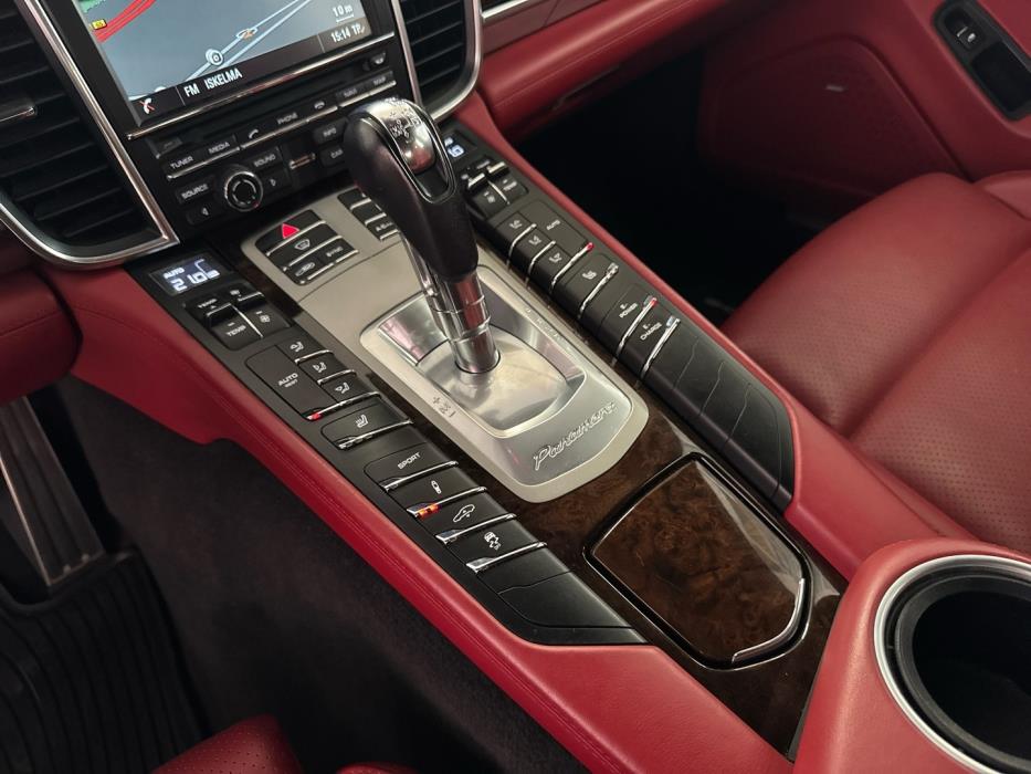 PORSCHE Panamera 2015