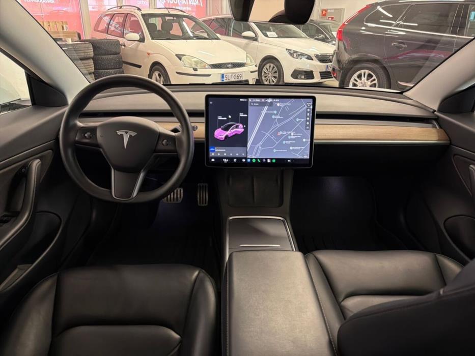 TESLA Model 3 2021