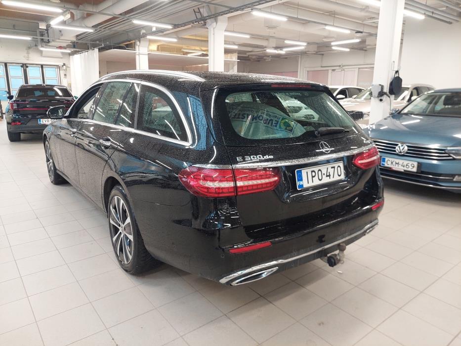 MERCEDES-BENZ E 2022