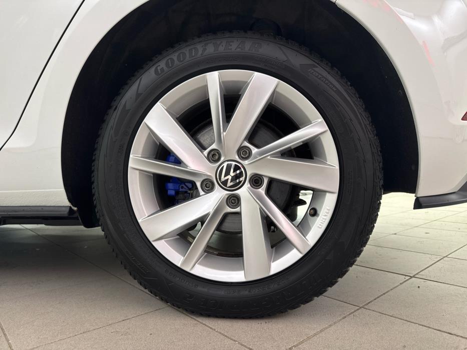 VOLKSWAGEN Golf 2020