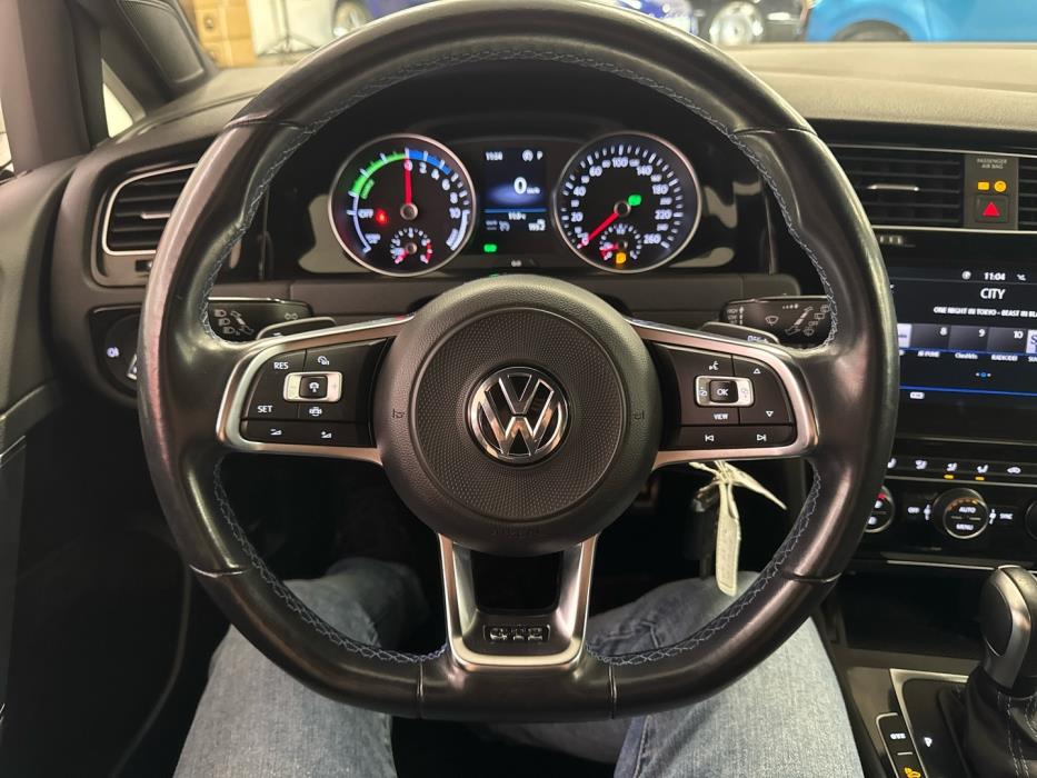 VOLKSWAGEN Golf 2020