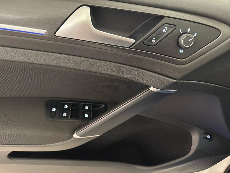 VOLKSWAGEN Golf 2020