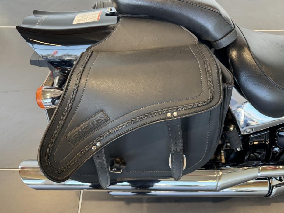 SUZUKI INTRUDER 2006