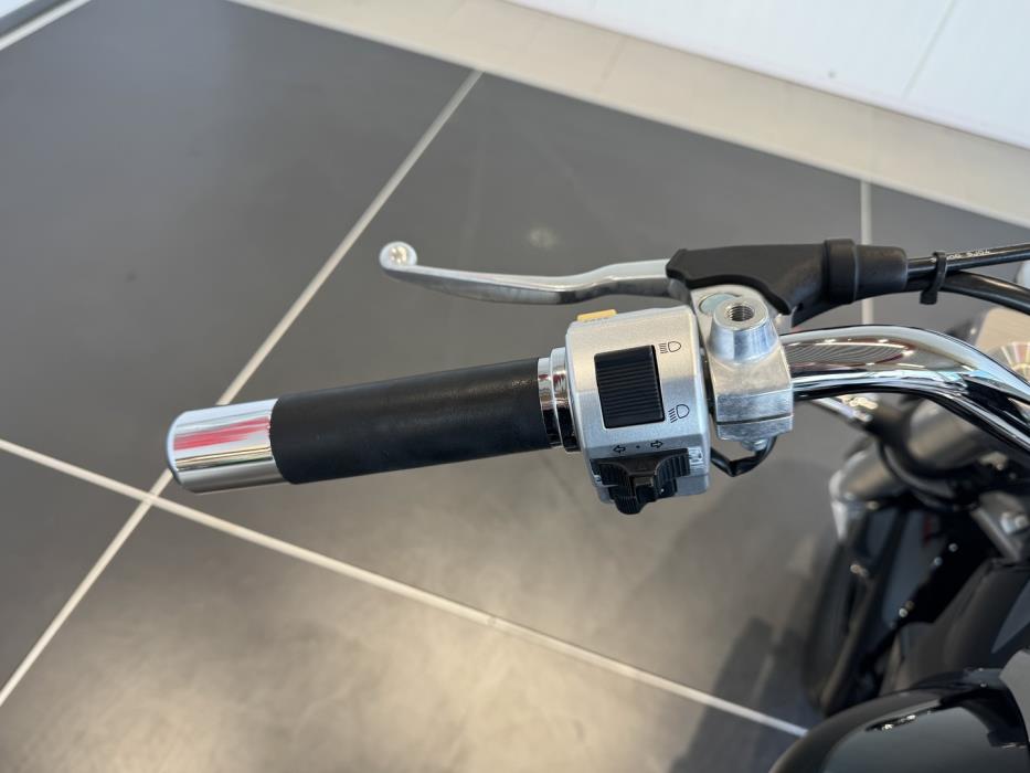 SUZUKI INTRUDER 2006