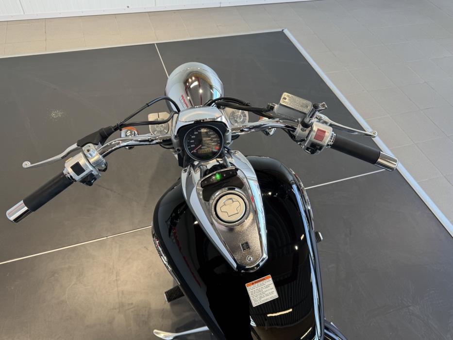 SUZUKI INTRUDER 2006