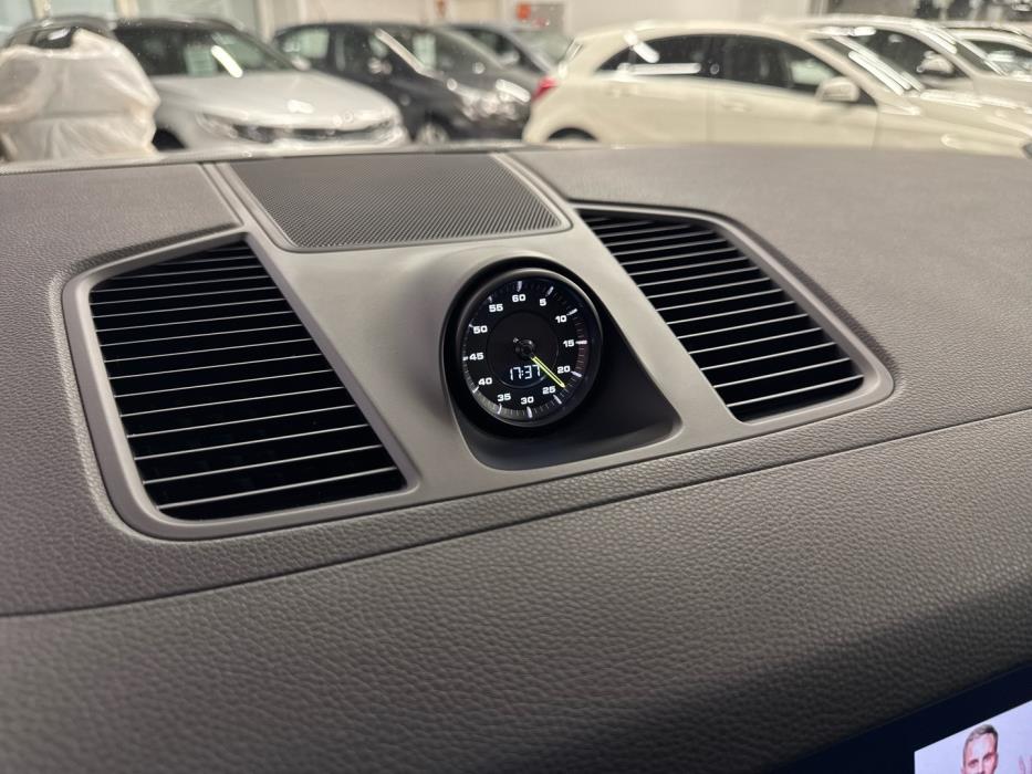 PORSCHE Cayenne 2018