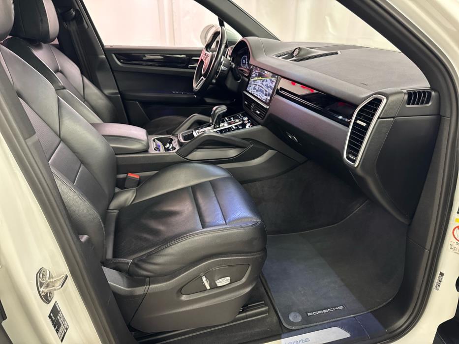 PORSCHE Cayenne 2018