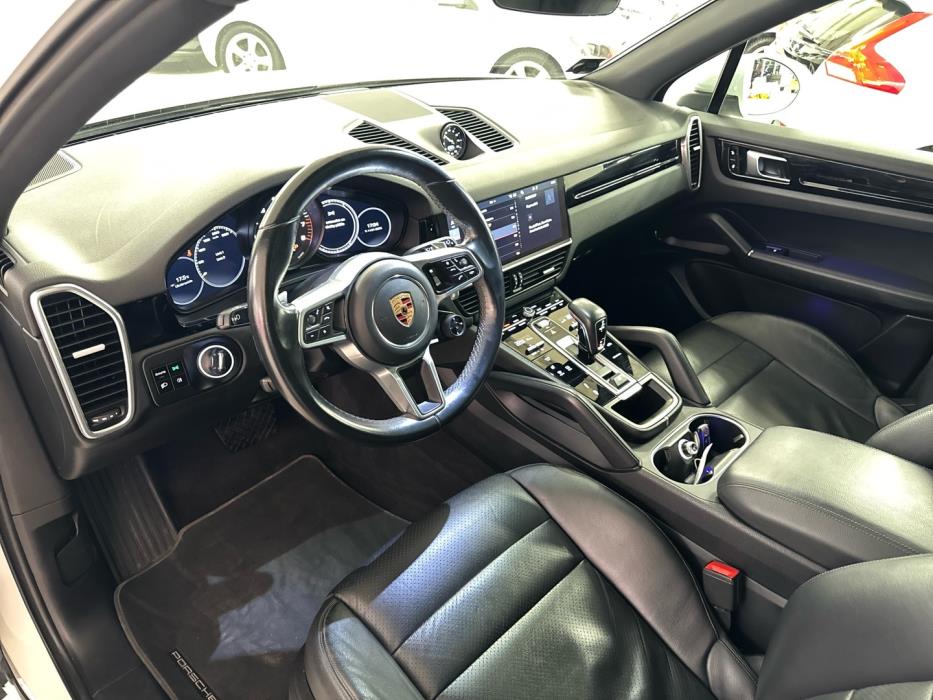 PORSCHE Cayenne 2018