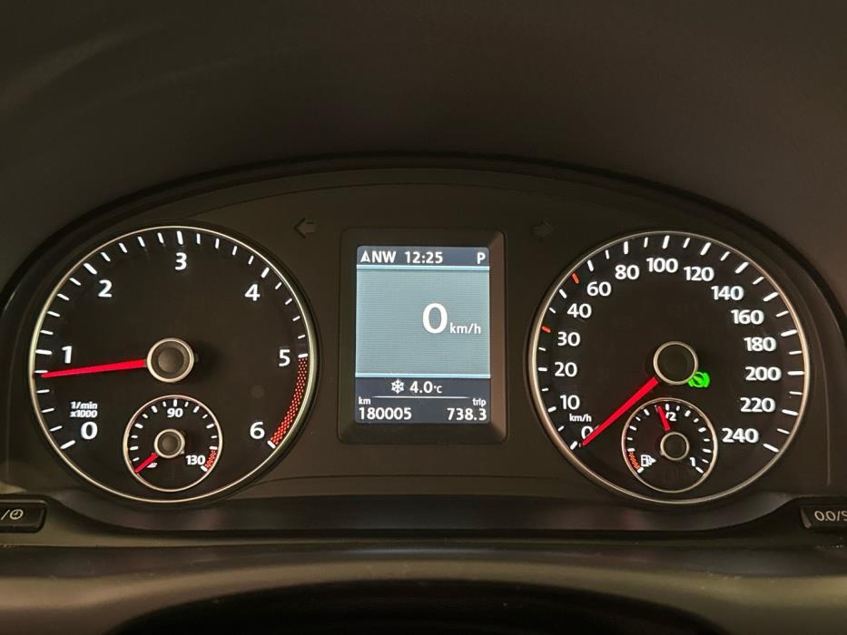 VOLKSWAGEN Touran 2013