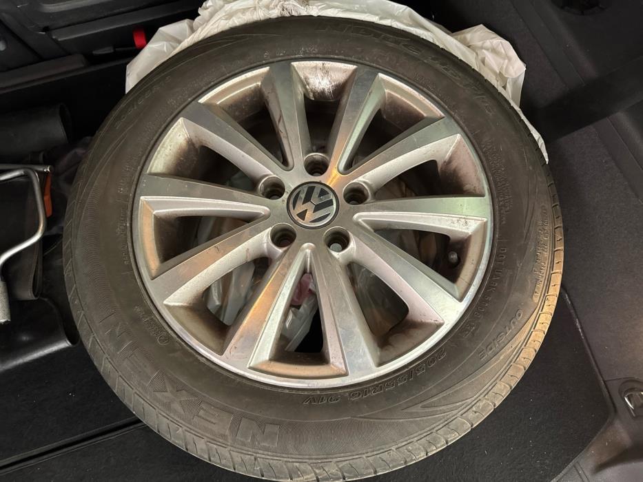 VOLKSWAGEN Touran 2013