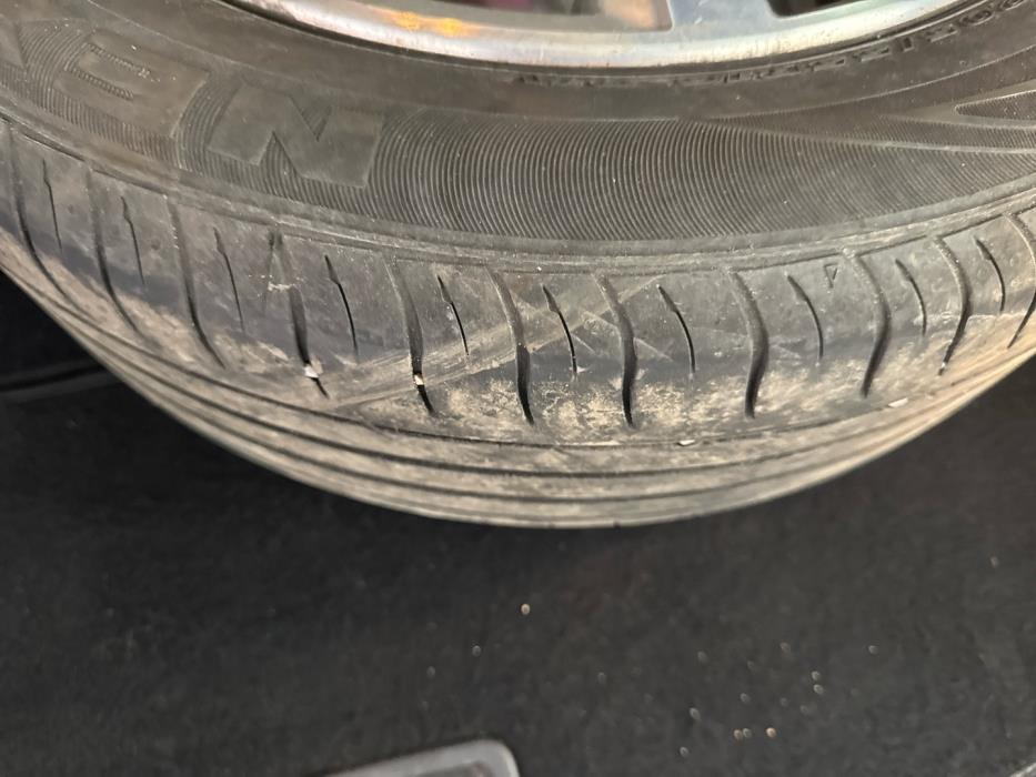 VOLKSWAGEN Touran 2013