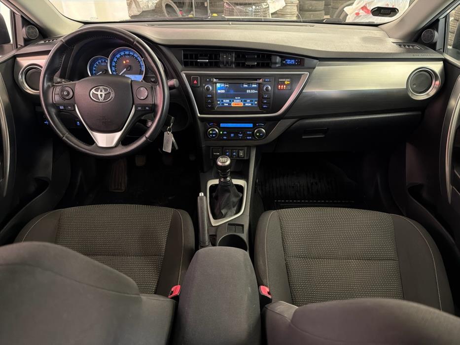 TOYOTA Auris 2014