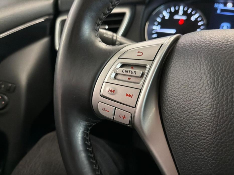NISSAN Qashqai 2015