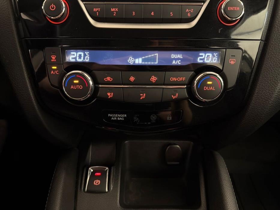 NISSAN Qashqai 2015