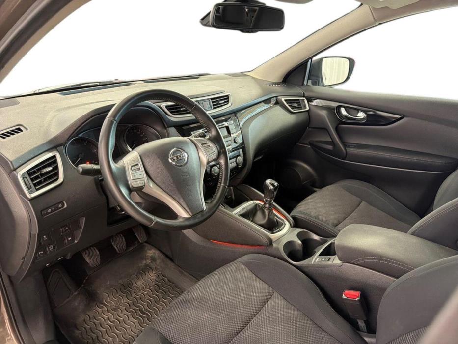 NISSAN Qashqai 2015