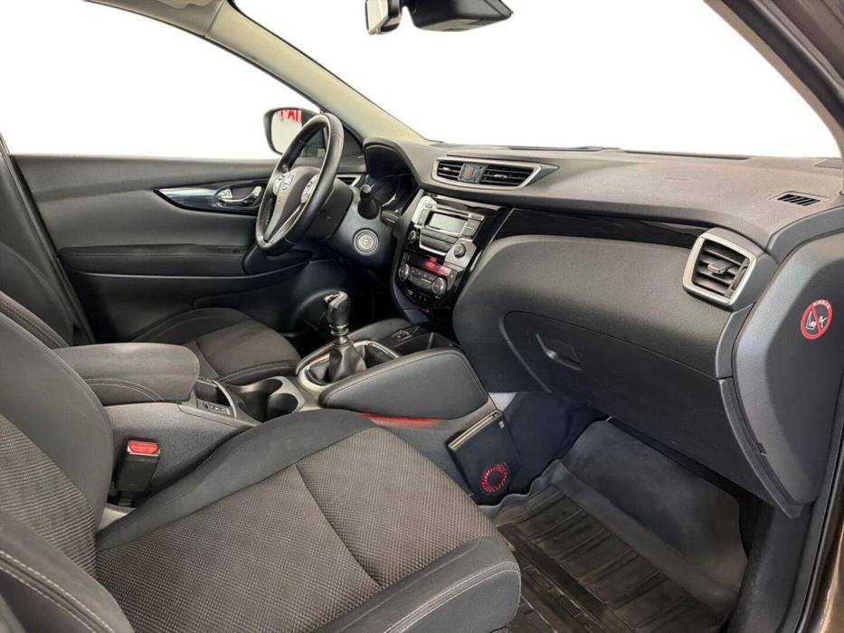 NISSAN Qashqai 2015