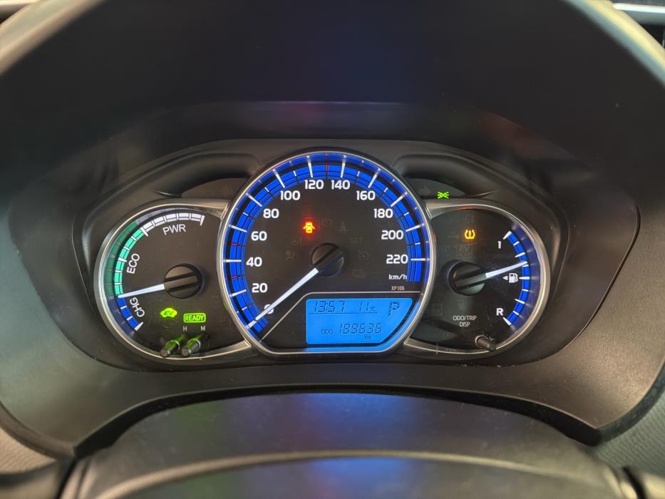 TOYOTA Yaris 2015