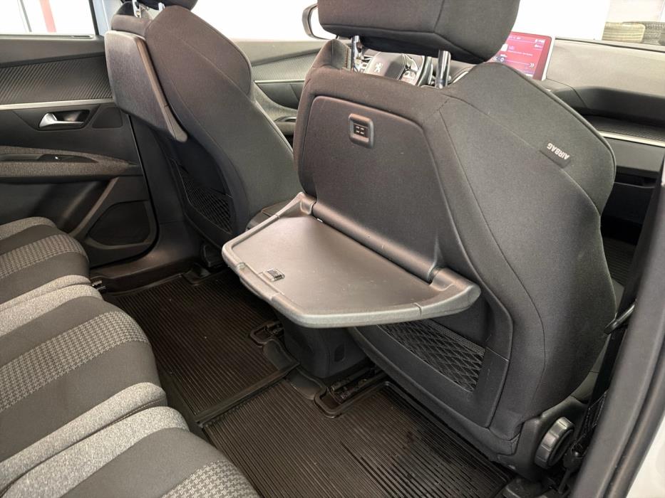 PEUGEOT 5008 2019