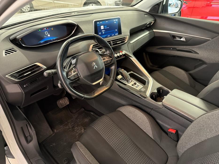 PEUGEOT 5008 2019