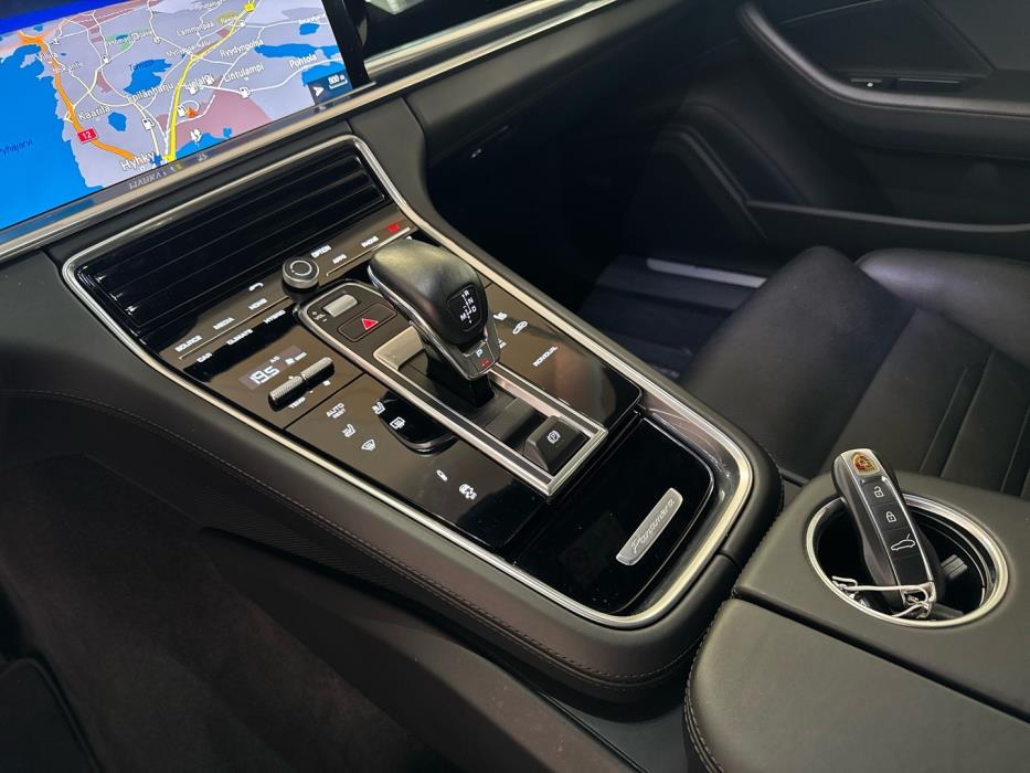 PORSCHE Panamera 2019