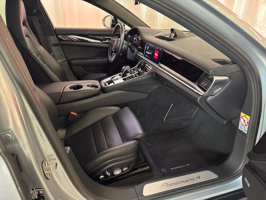 PORSCHE Panamera 2019