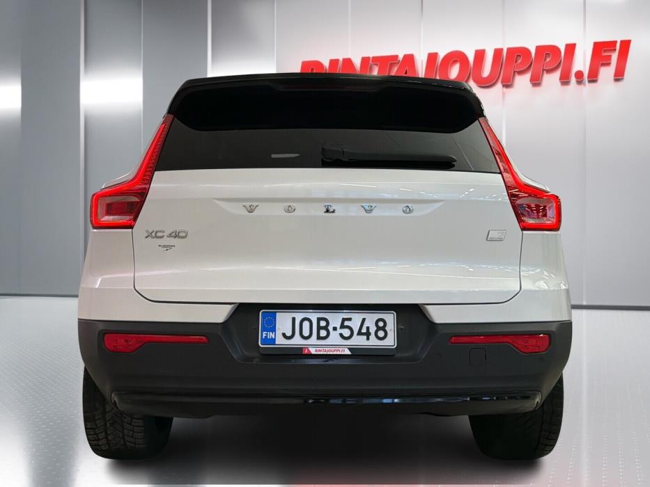 VOLVO XC40 2021