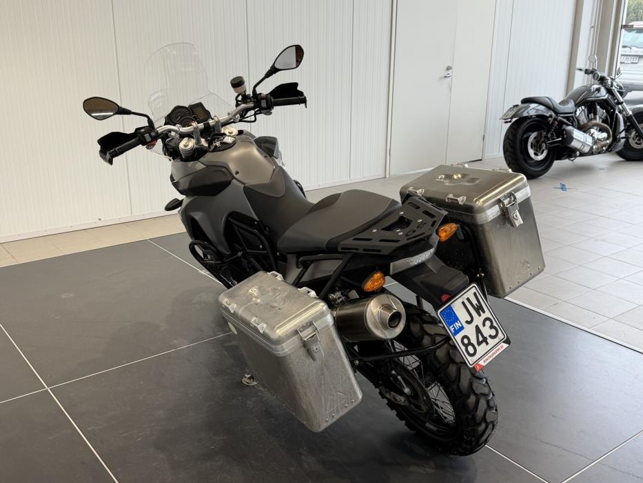 BMW F 2008