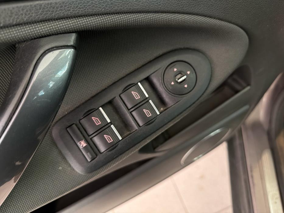 FORD Kuga 2012