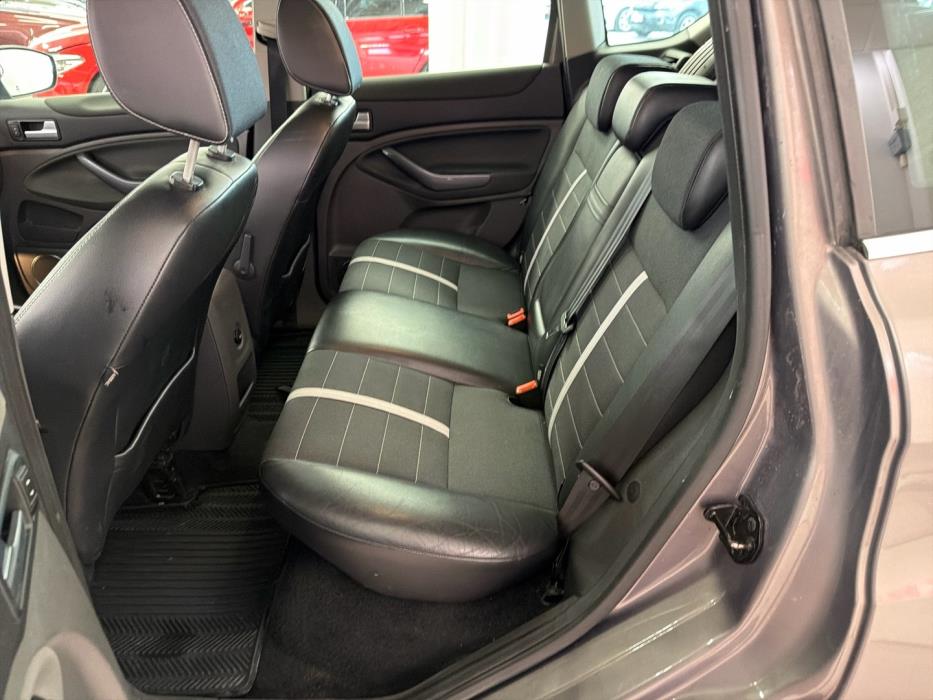 FORD Kuga 2012